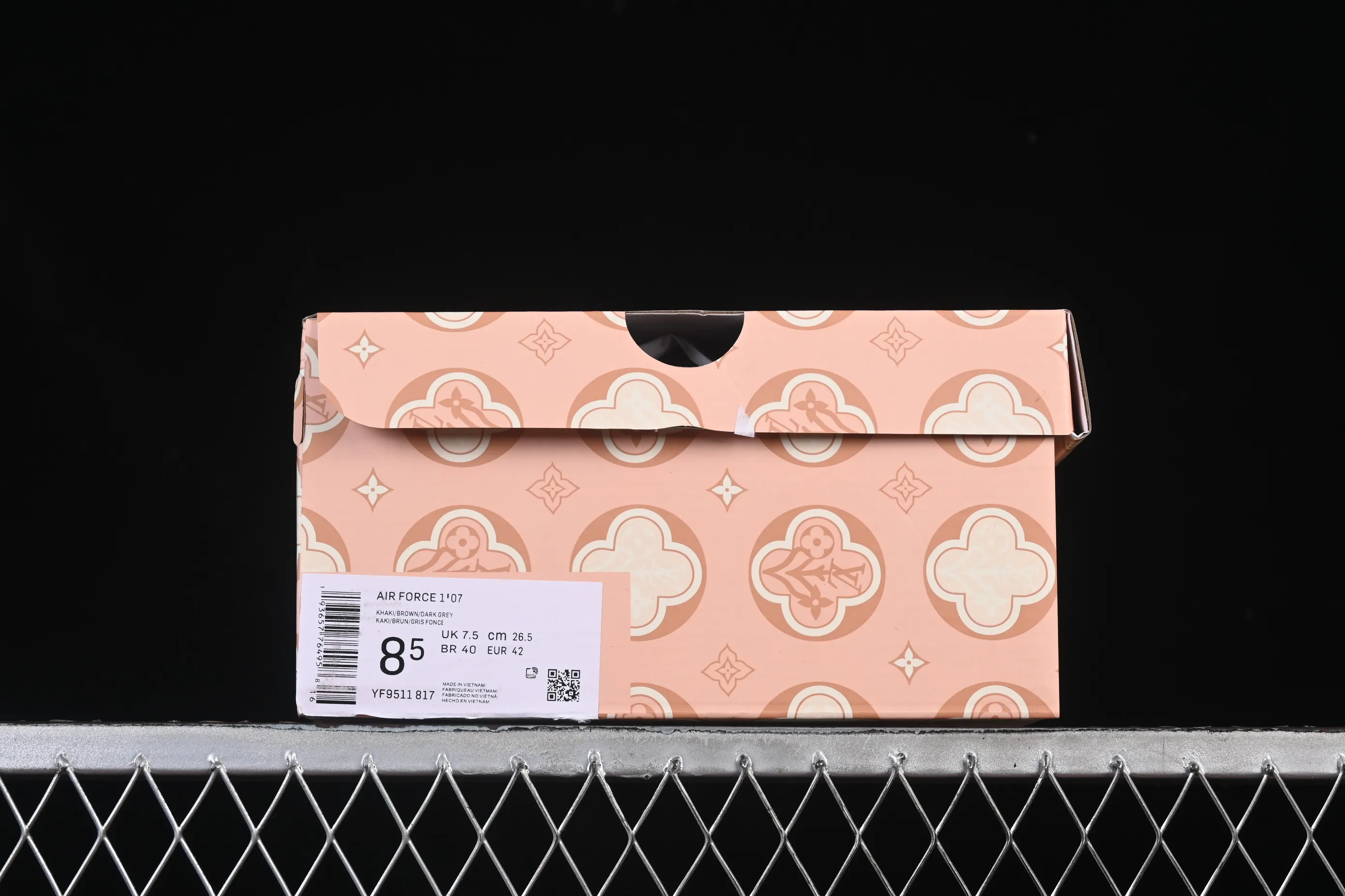 All categories Nk Air Force 1 Air Force series Nk Air Force 1 Low Air Force low-top Nike Air Force 1'07 Low LV joint white and black Air Force 1 low-top casual sneakers YF9511-817